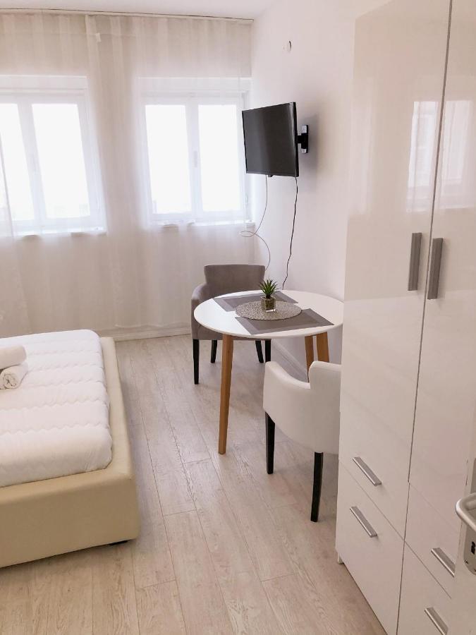 Roli Hotel ซาดาร์ ภายนอก รูปภาพ